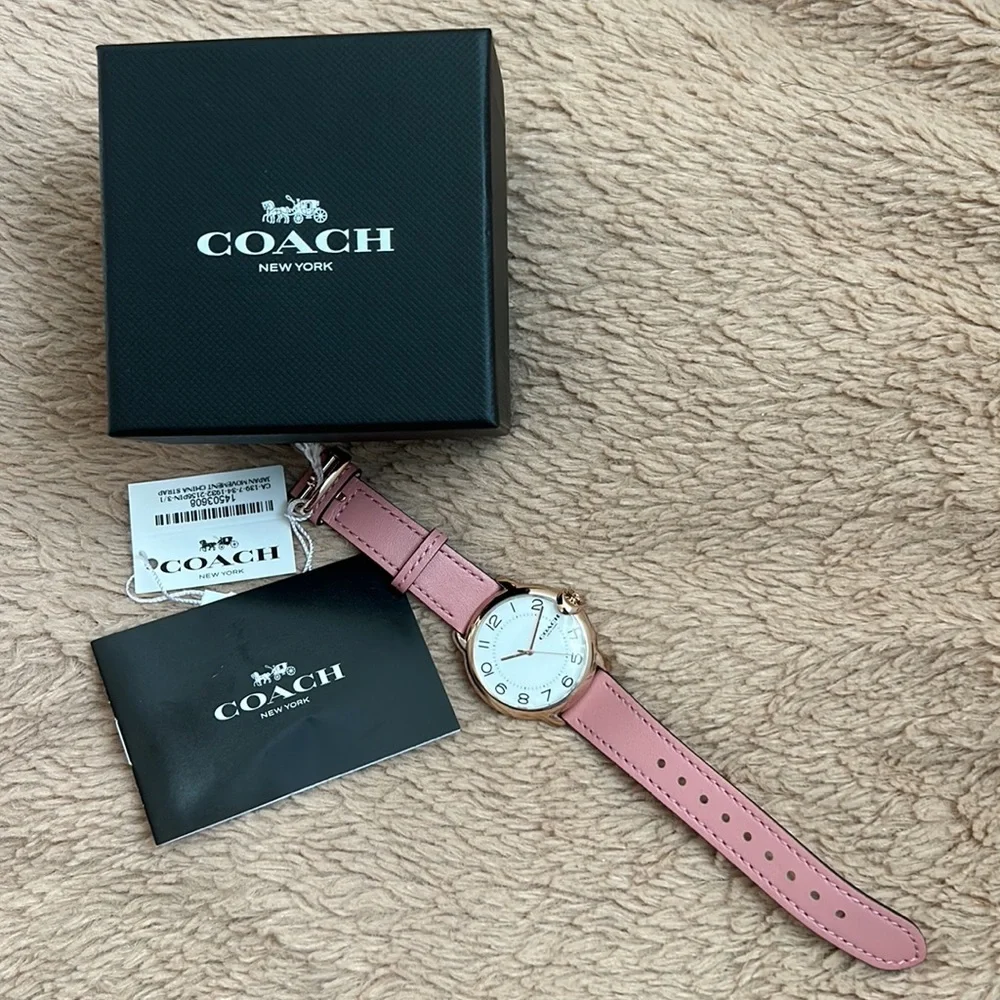 COACH LEATHER STRAP WATCH BRAND NEW